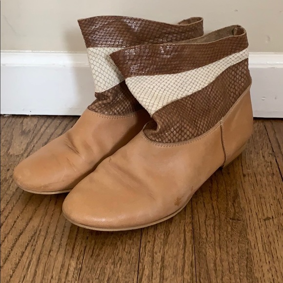 Italian Leather Booties - size 39 (fit like a 38) - Picture 2 of 5